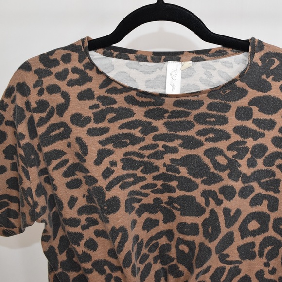Leopard Print Crop Top - Picture 3 of 5